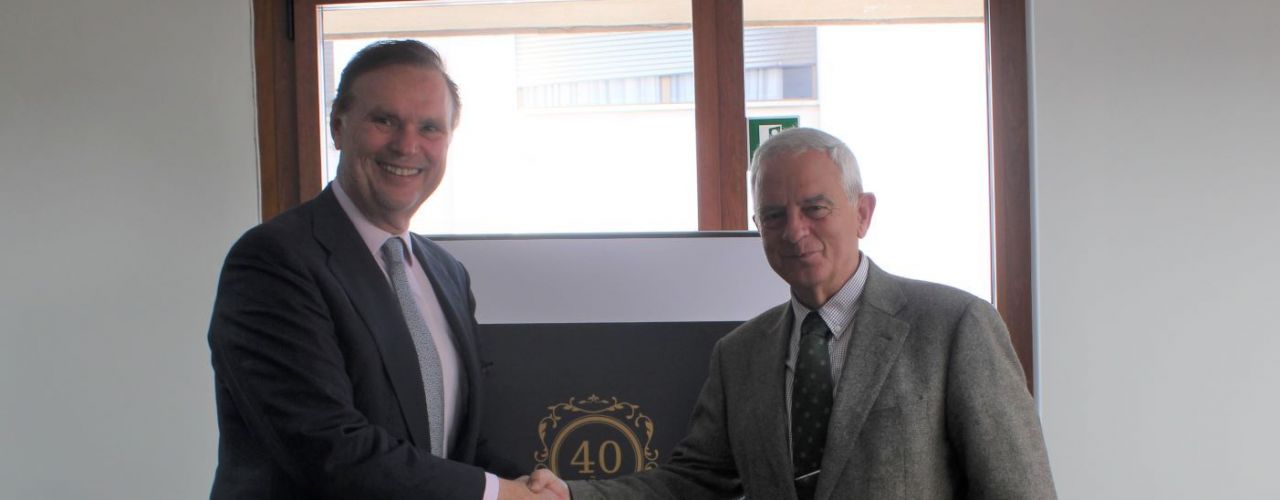 La AHS firma un acuerdo comercial con la empresa Arévalo