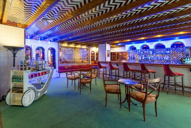 Bar Rincón acogedor donde podrá disfrutar de una copa junto una agradable compañia ambientado con una música.