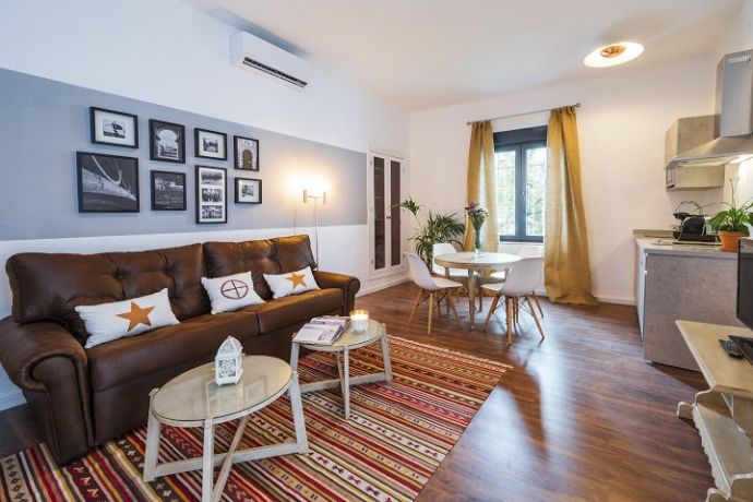 ner. 5 1 Bedroom Apt (Living room) nº 5 1 Dormitorio (Salón de Estar)