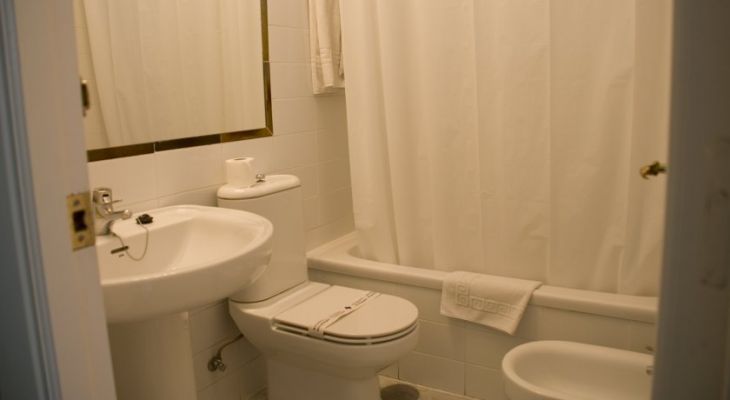Baño Privado Ensuite Hotel Abril Sevilla Baño Privado Ensuite Hotel Abril Sevilla