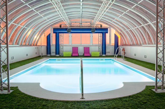 Hotel con piscina climatizada en Sevilla