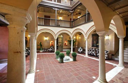 Sacristía de Santa Ana Patio