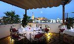 Restaurante con vistas panorámicas a la catedral de Sevilla