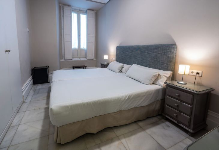HOTEL SIMON