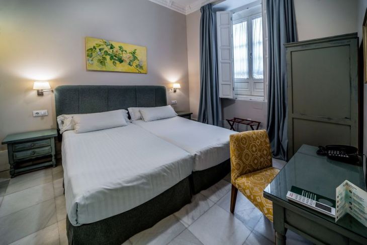HOTEL SIMON