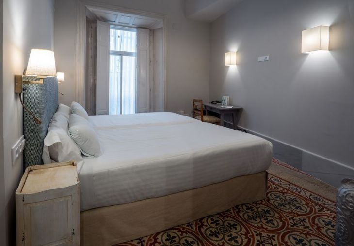 HOTEL SIMON