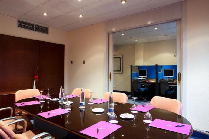 Ayre Hotel Sevilla Business Center