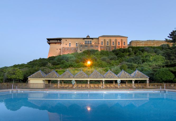 VISTA DEL PARADOR DE CARMONA DESDE LA PISCINA