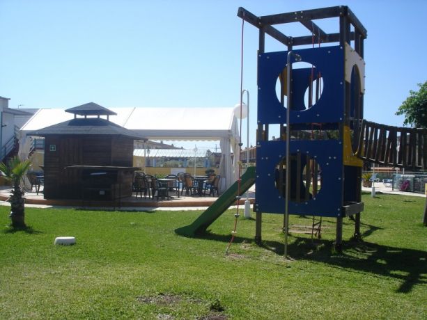 Jardín de la Reina Parque infantil